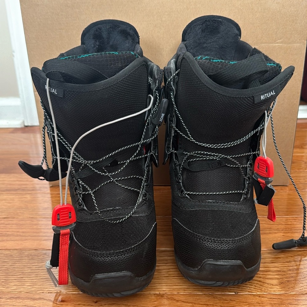 Burton women’s snowboarding boots